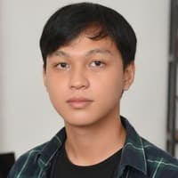 Portrait of Daffa, a web developer specializing in modern web technologies